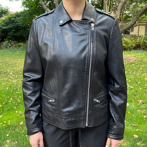 Lord & Taylor, ladies leather moto jacket, size large. - Picture 3 of 9